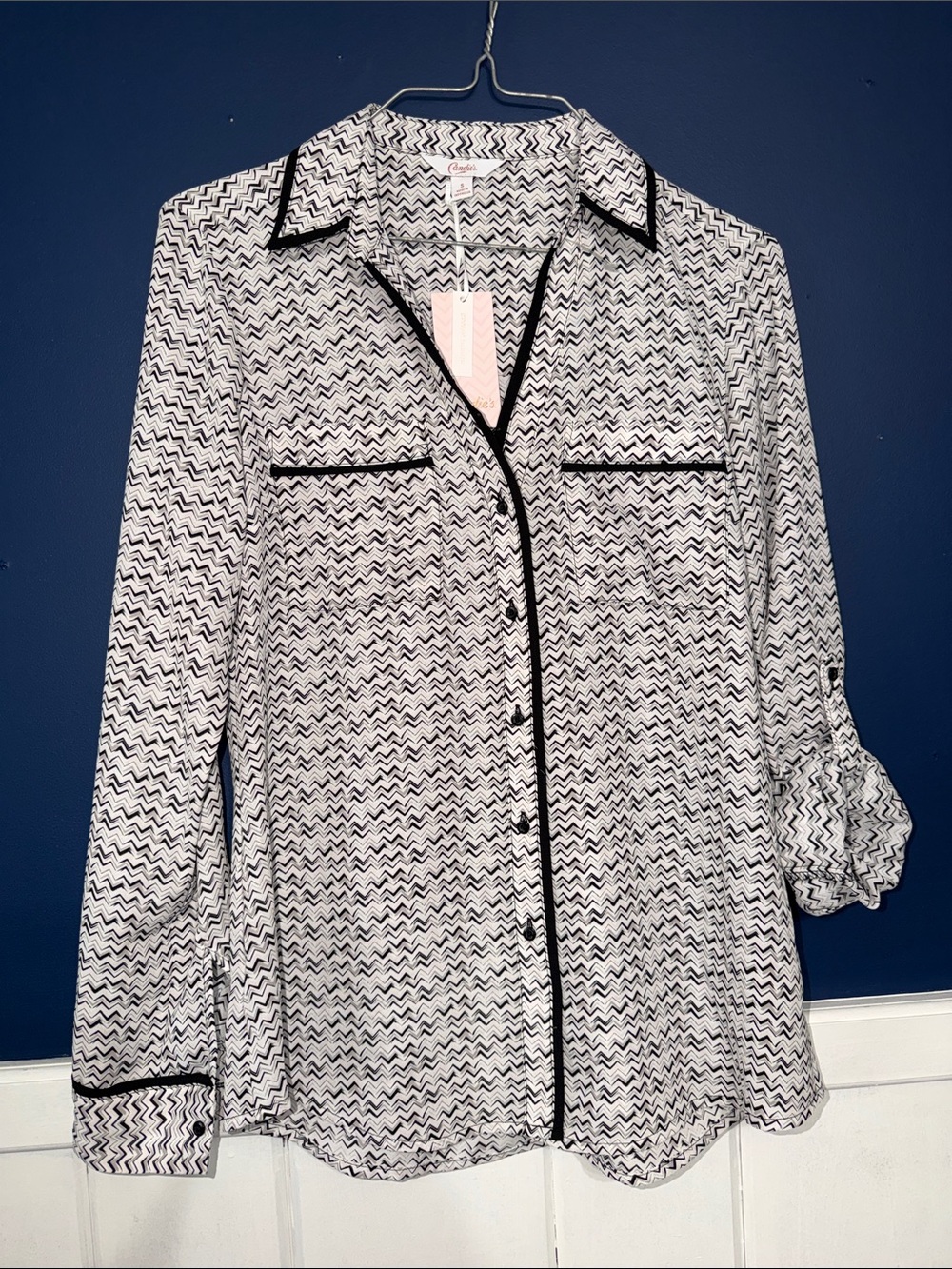 NWT Candies Black and White Zigzag-Print Button Down Shirt sz Small